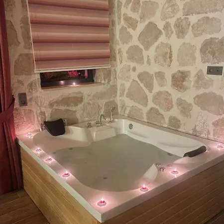 Kapali Ve Acik Havuzlu, Saunali Muhtesem Hotel Sarıbelen