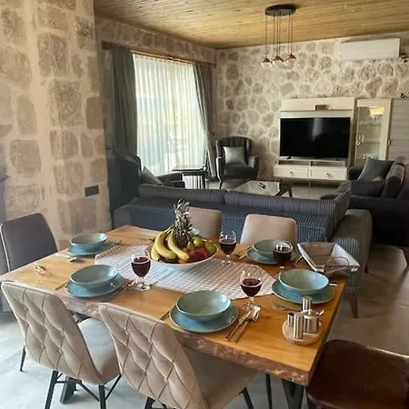 Kapali Ve Acik Havuzlu, Saunali Muhtesem *